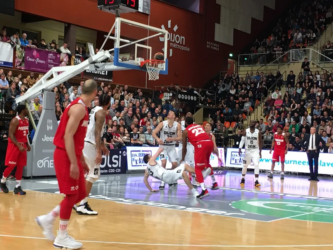 Les joueurs de la JDA devront se montrer agressifs face à l'équipe de Monaco 